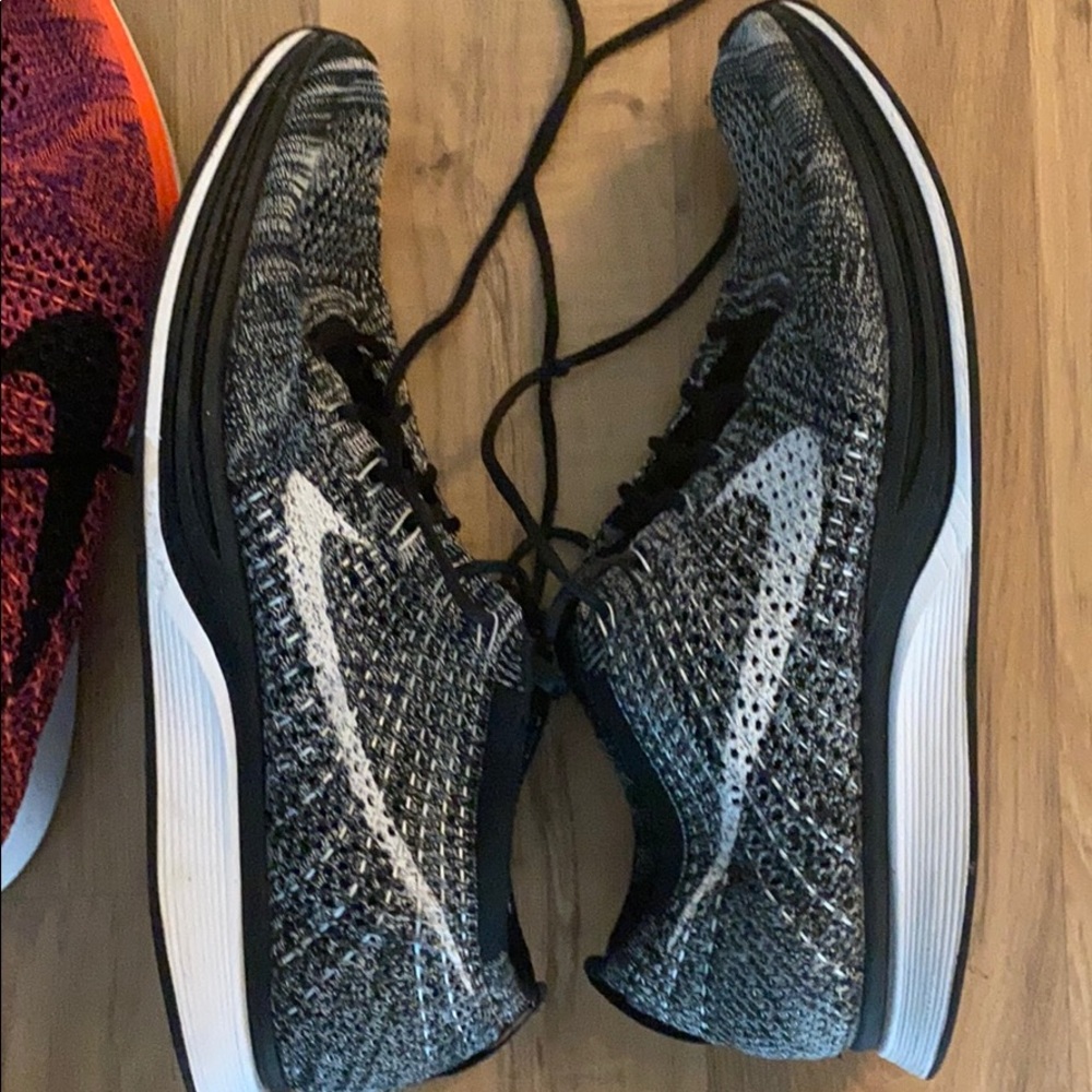Nike Flyknit Racers ( 2pairs) - Picture 5 of 13